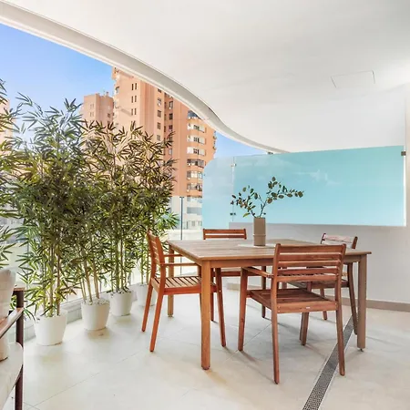 Appartement Modern Center Steps From The